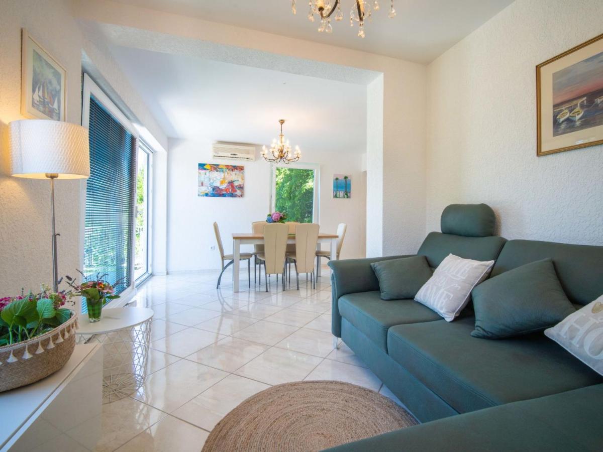 Holiday Home Vesna By Interhome 奈维斯 外观 照片